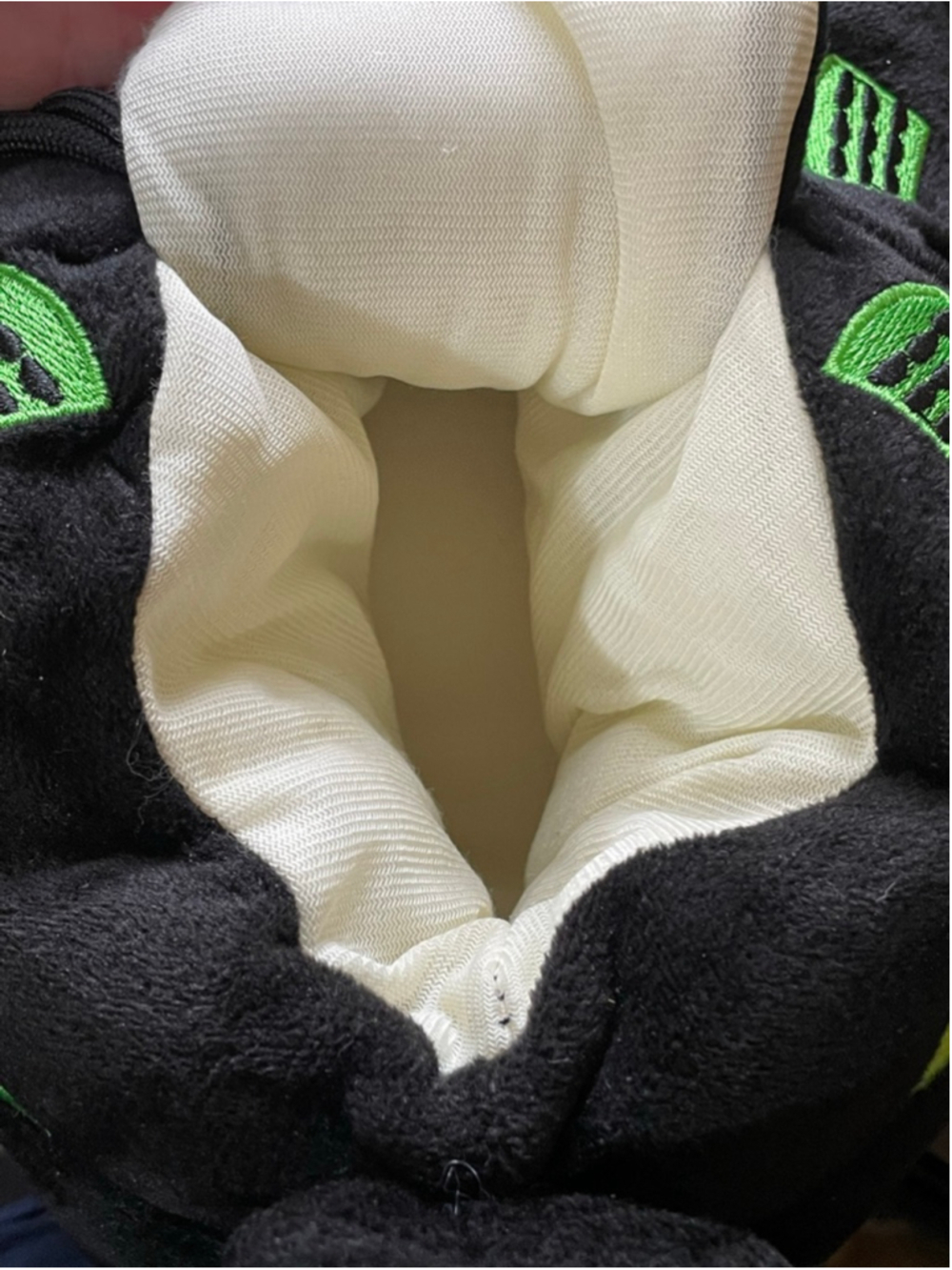 Unisex sneaker Slippers Black Green one size fits most - Picture 7 of 7